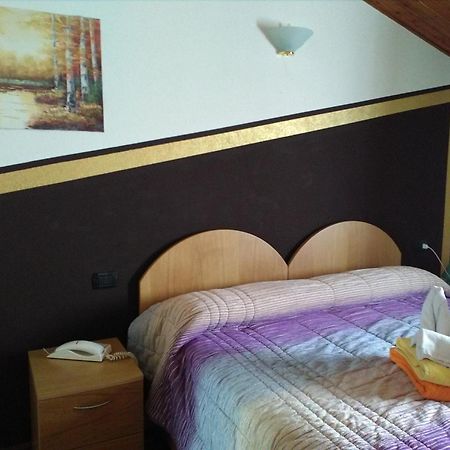 Hotel Pigna D'Oro キエーザ・イン・ヴァルマレンコ エクステリア 写真