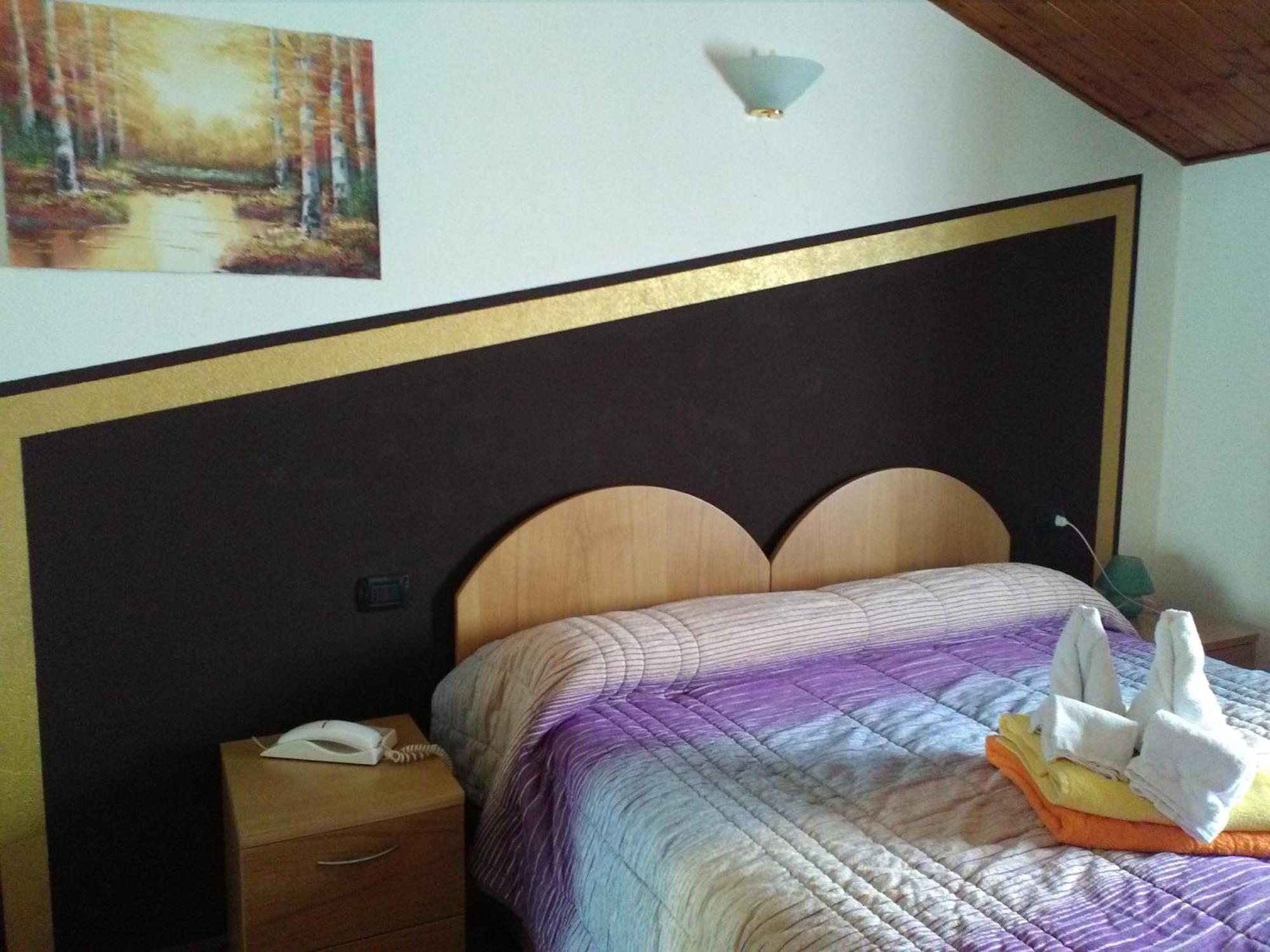 Hotel Pigna D'Oro キエーザ・イン・ヴァルマレンコ エクステリア 写真
