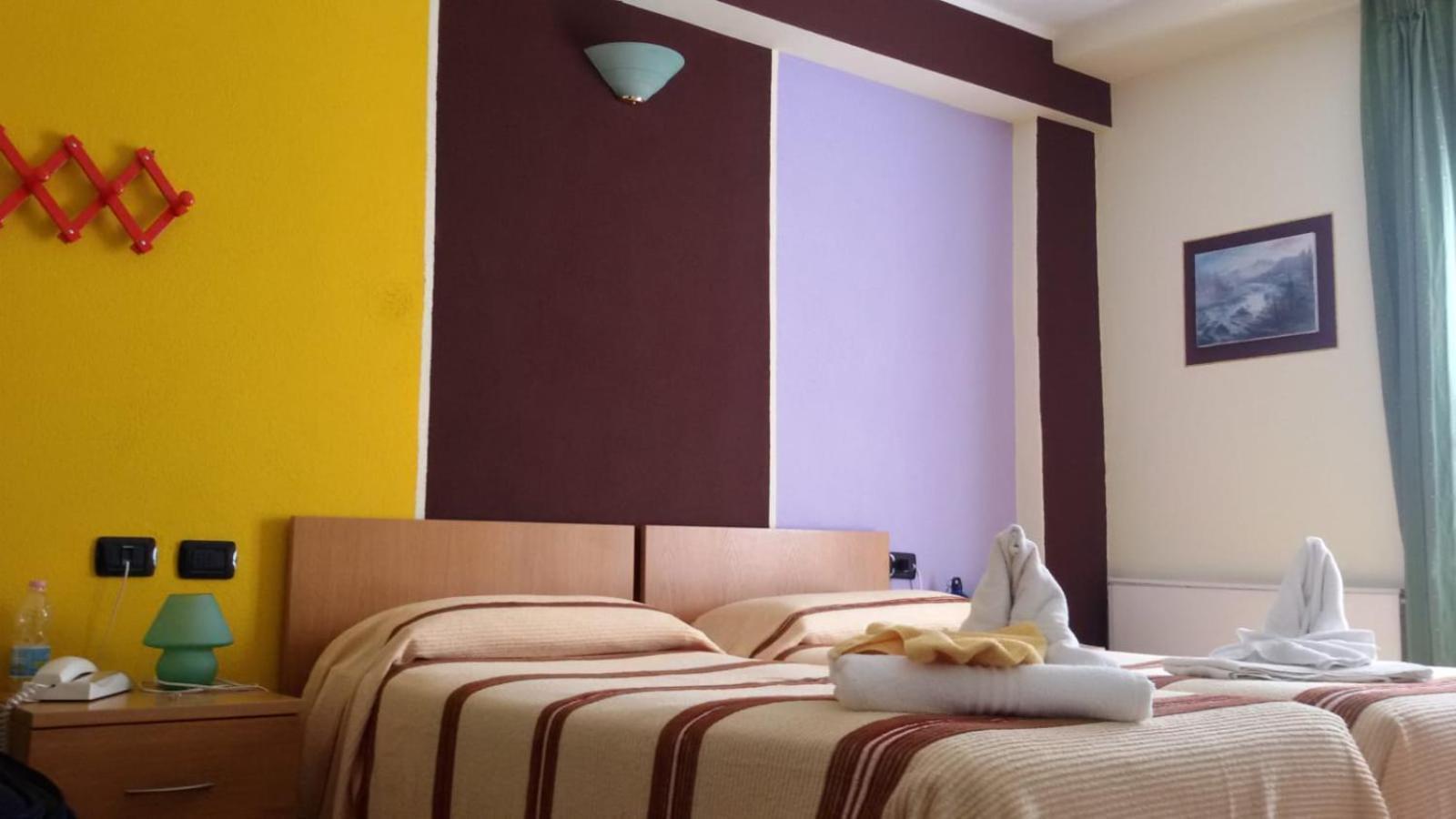 Hotel Pigna D'Oro キエーザ・イン・ヴァルマレンコ エクステリア 写真