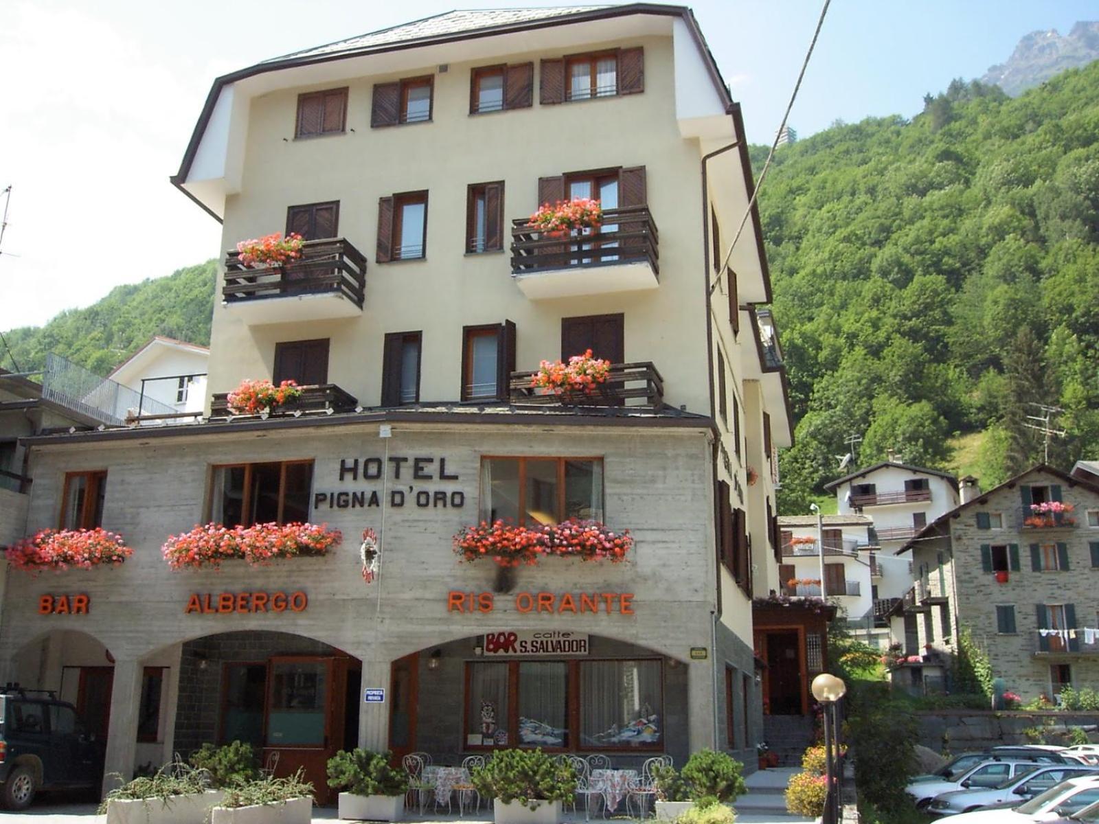Hotel Pigna D'Oro キエーザ・イン・ヴァルマレンコ エクステリア 写真