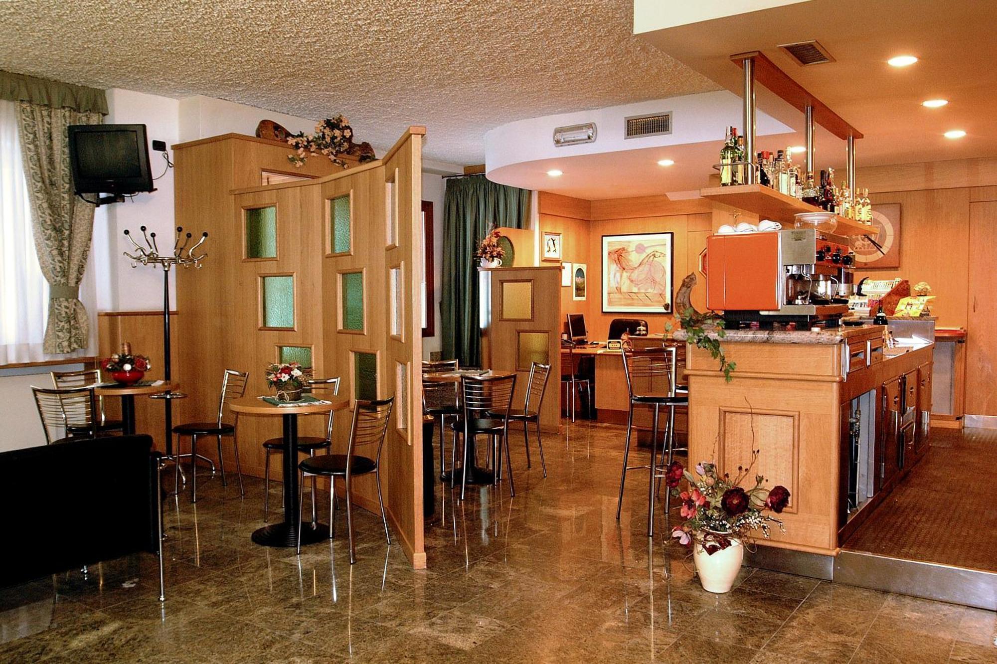 Hotel Pigna D'Oro キエーザ・イン・ヴァルマレンコ エクステリア 写真